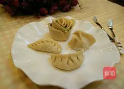 Illustration of how to make celery and pork dumpling stuffing 20