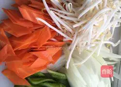 Illustration of how to make big meat fried noodles 5