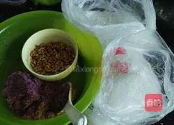  Illustration of how to make purple sweet potato flower steamed buns 2