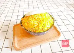 Illustration of how to make egg fried rice 22