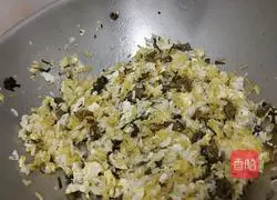 Illustration of how to make pickled cabbage fried rice 5
