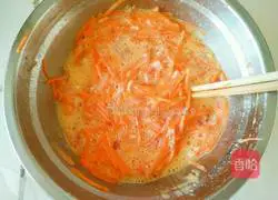 Illustration of how to make carrot, bacon and egg pancakes 7