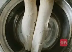 Illustration of how to make stomach-warming seafood pea sprout wontons 3