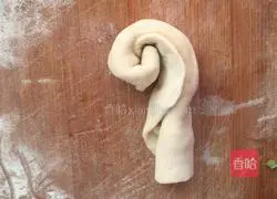 Illustration of how to make scallion pancakes 7