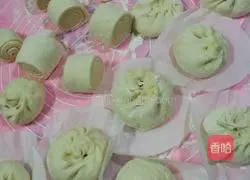 Illustration of how to make lean meat and vegetable buns 2