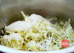 Illustration of how to make marshmallow sandwich 4