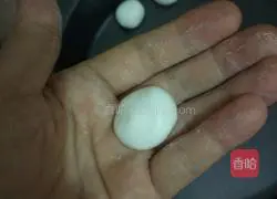 Illustration of how to make longan with glutinous rice balls 8