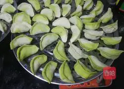 Illustration of how to make leek dumplings 2