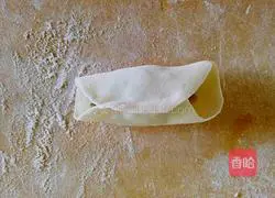 Illustration of how to make cabbage, celery and pork dumplings 8