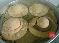 Illustration of how to make Little Yellow Hat Steamed Buns 18