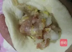 Illustration of how to make cabbage, vermicelli and pork buns 12