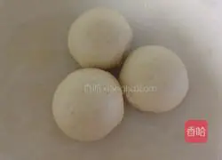 Illustration of how to make pan-fried steamed buns 1