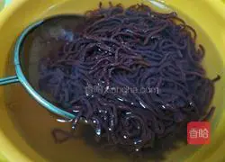 Illustration of how to make simple noodles 3