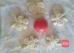 Illustration of how to make butterfly steamed buns 18