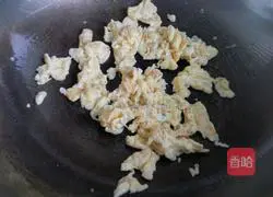Illustration of how to make pickled cabbage fried rice 4