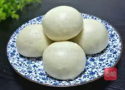 Illustration of how to make coconut steamed buns 15