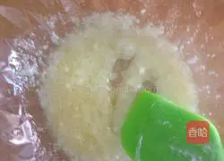 Illustration of how to make milk-flavored steamed buns 1