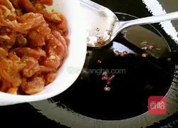 Illustration of how to make stir-fried pork with young ginger 4