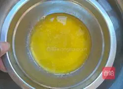 Illustration of how to make waffles (butter version) 3