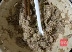 Illustration of how to make fish and shrimp wontons 2