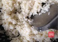 Illustration of how to make shrimp fried rice 8