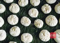 Illustration of how to make steamed buns with pine needles 5