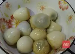 Illustration of how to make noodles with scallion oil 3