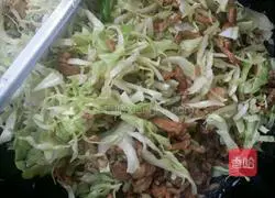 Illustration of how to make braised cabbage pancakes 6