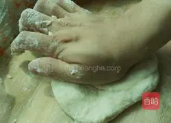 Illustration of how to make scallion pancake 3