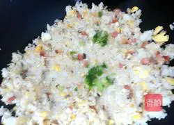 Illustration of how to make fried rice with dried radish (fried rice with preserved vegetables) 7