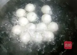 Illustration of how to make egg drop rice wine glutinous rice balls 2