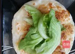 Illustration of how to make egg-filled pancakes 15