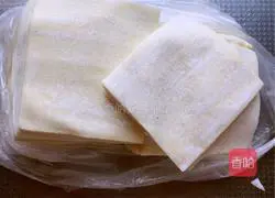 Illustration of how to make large stuffed wontons 2