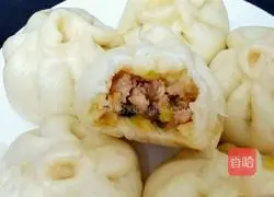 Illustration of how to make steamed buns with chive yellow pork stuffing 11