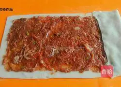 Illustration of how to make layers of small meat patties 9