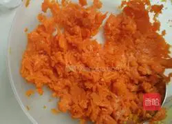 Illustration of how to make carrot and butterfly steamed buns 1