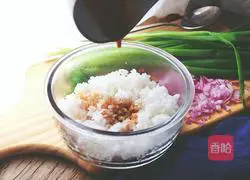 Illustration of how to make spicy soy sauce fried rice/bibimbap in ten minutes without oil