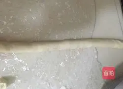 Illustration of making dumplings stuffed with radish shreds 14