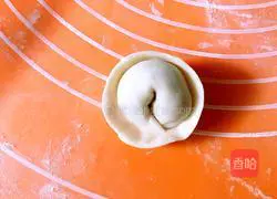 Illustration of how to make Yuanbao dumplings 14