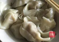 Illustration of how to make bacon, mushroom and tofu dumplings 8