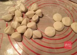 Illustration of how to make dumplings stuffed with pork and cabbage 14