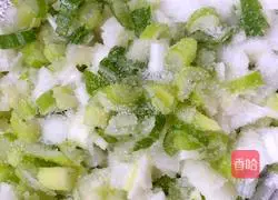 Illustration of how to make green onion pancakes 3