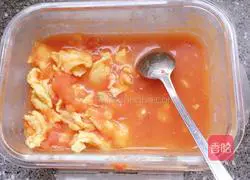 Illustration of how to make tomato and egg fried noodles 2