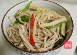 Illustration of how to make potato, green pepper and peanut butter noodles 5