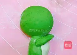 Illustration of making small dinosaur bag 14