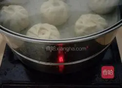 How to make Cantonese sausage buns 9