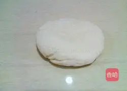 Illustration of how to make scallion pancakes 4