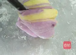 Illustration of how to make colorful steamed buns 14