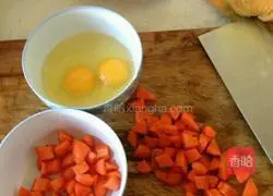 Illustration of how to make egg fried rice 1