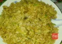 Illustration of how to make egg fried rice 10